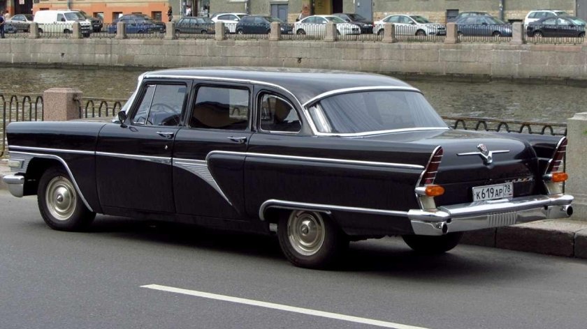 Чайка машина ГАЗ 13