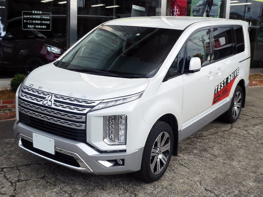 Митсубиси Делика д2