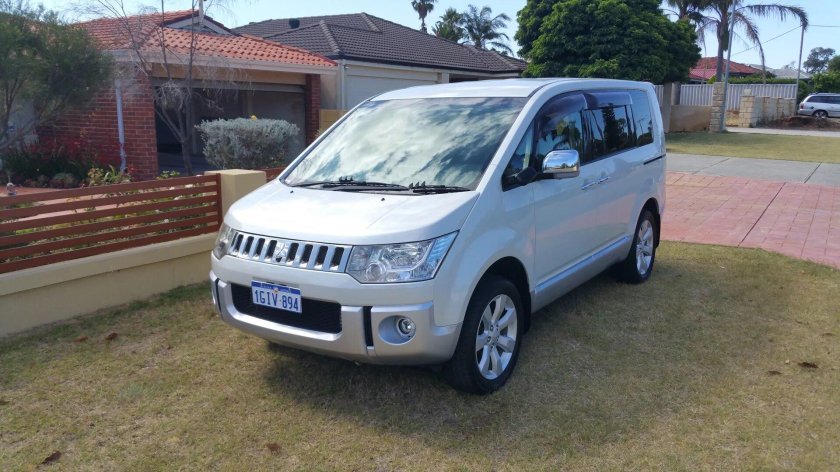 Мицубиси Делика д2