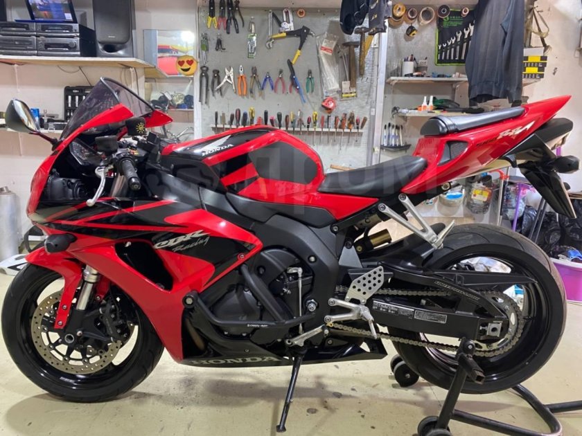 998 Кубов мотоцикл