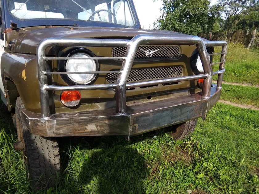 Силовой бампер на УАЗ 469