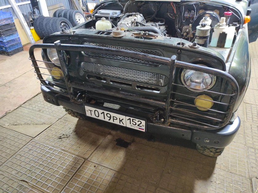 Кенгурятник на УАЗ Хантер