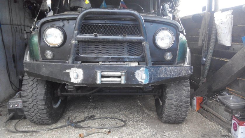 Заводской кенгурятник на УАЗ 469