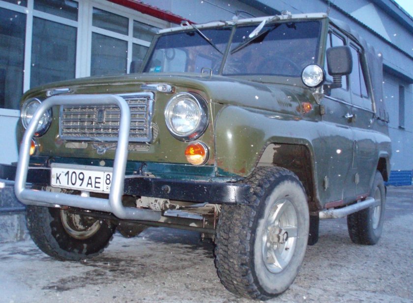 Заводской кенгурятник УАЗ 3151