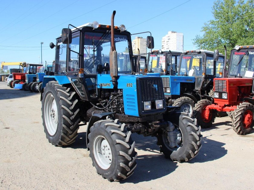 Продать трактор за 1000000