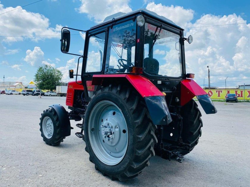 МТЗ 892 красный