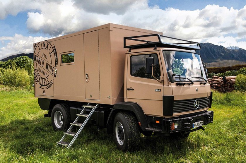 Грузовик Мерседес 4x4