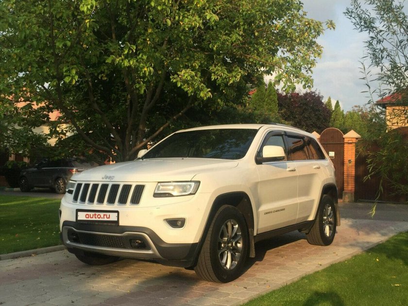 Jeep Grand Cherokee 2013 белый