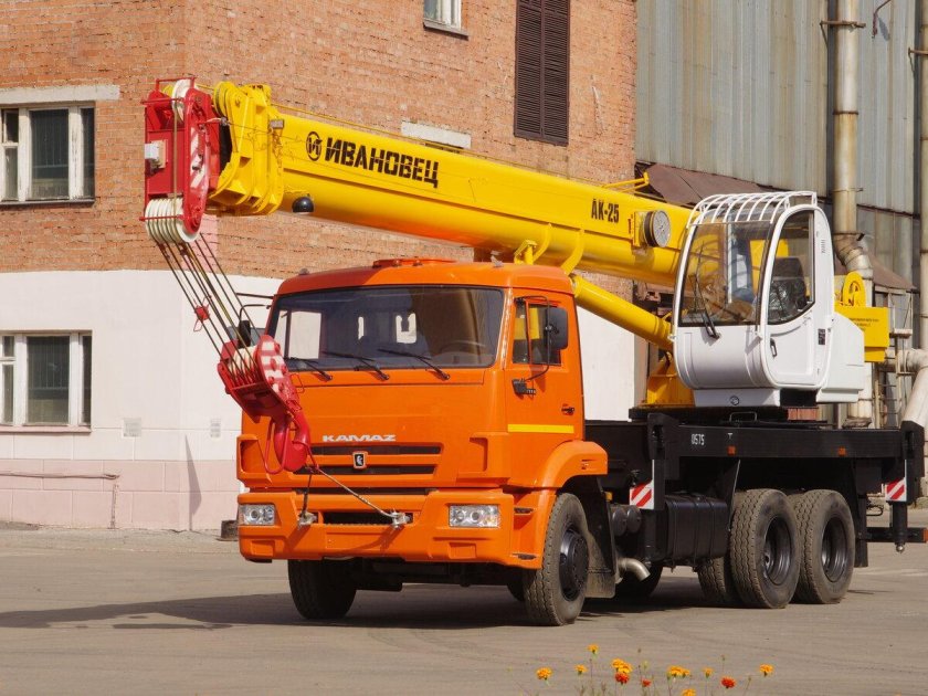 Автомобильный кран КС-45717к-1р