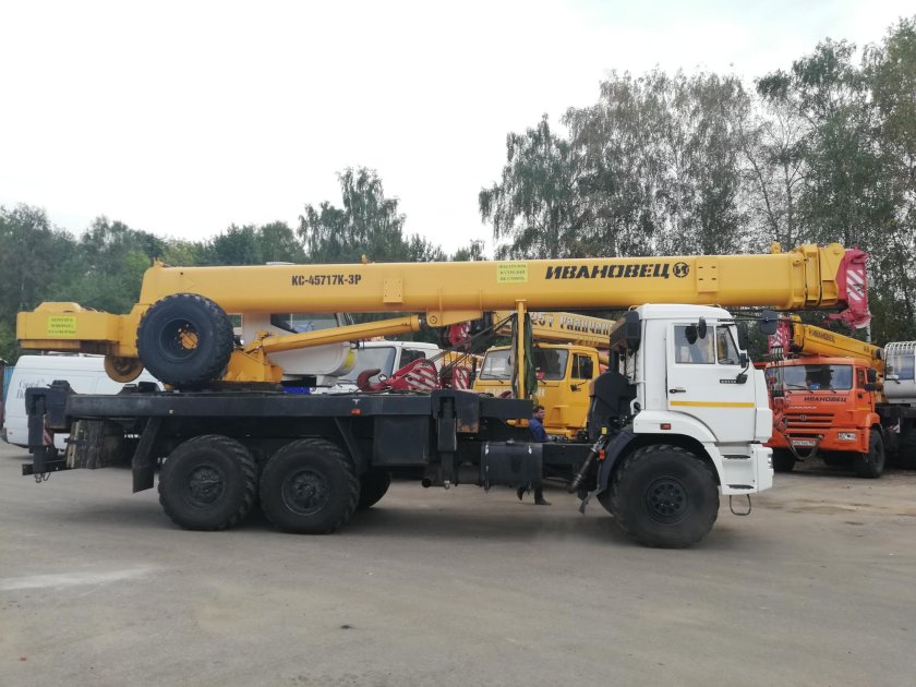 Автокран Ивановец КС-45717к-3р