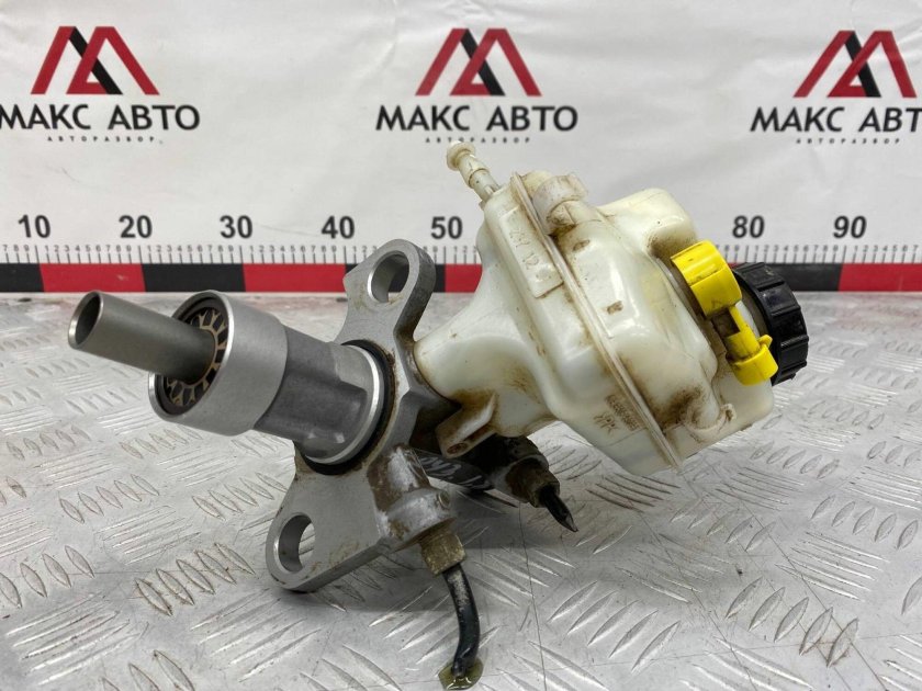 Mitsubishi Colt 2008 главный тормозной цилиндр