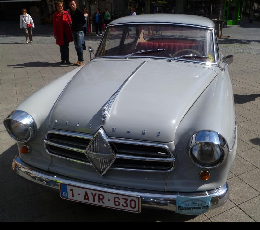 Borgward Isabella бело голубая