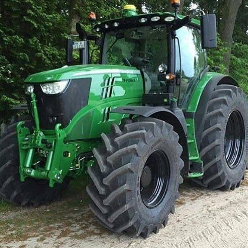 John Deere 6215r