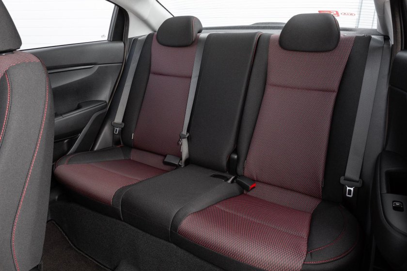 Киа Рио 4 салон сзади