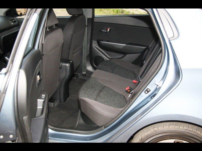 Kia Rio 3 салон сзади