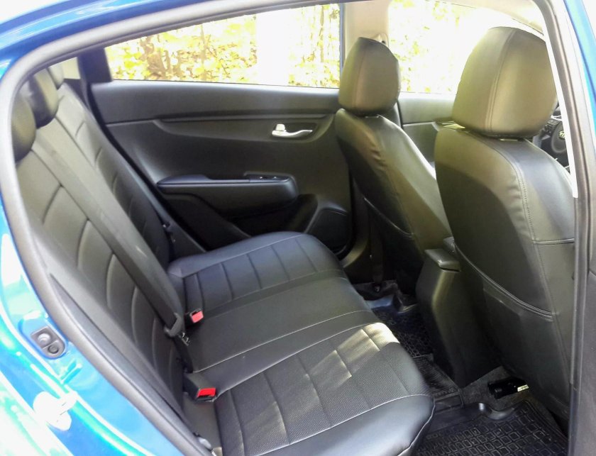 Киа Рио 2017 салон сзади