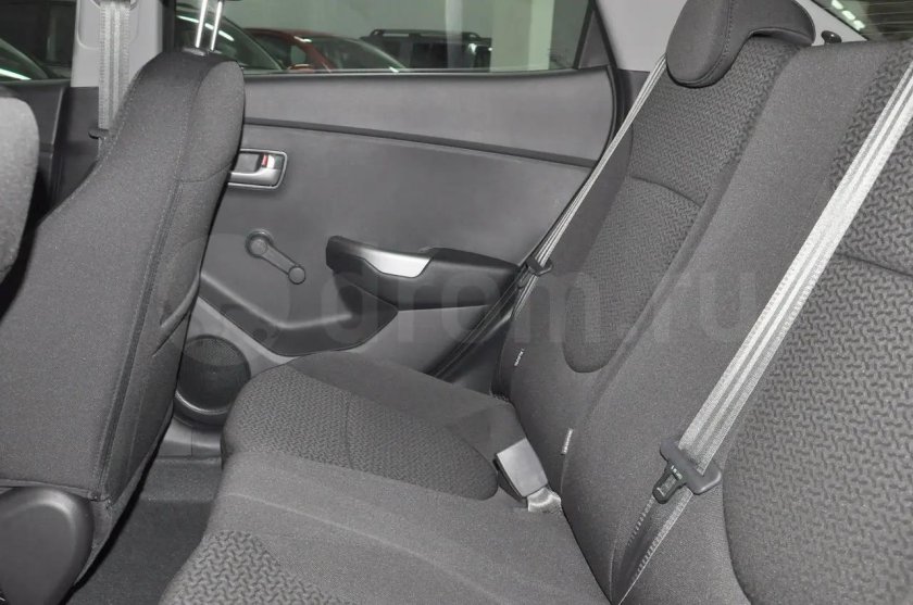 Задний ряд сидений Рио 3