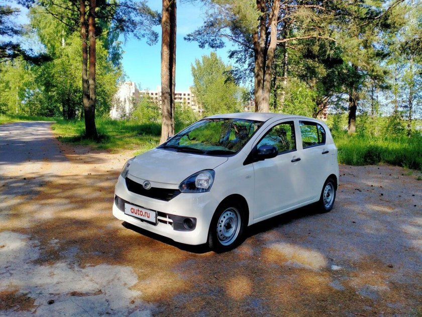 Daihatsu Mira e:s 2016