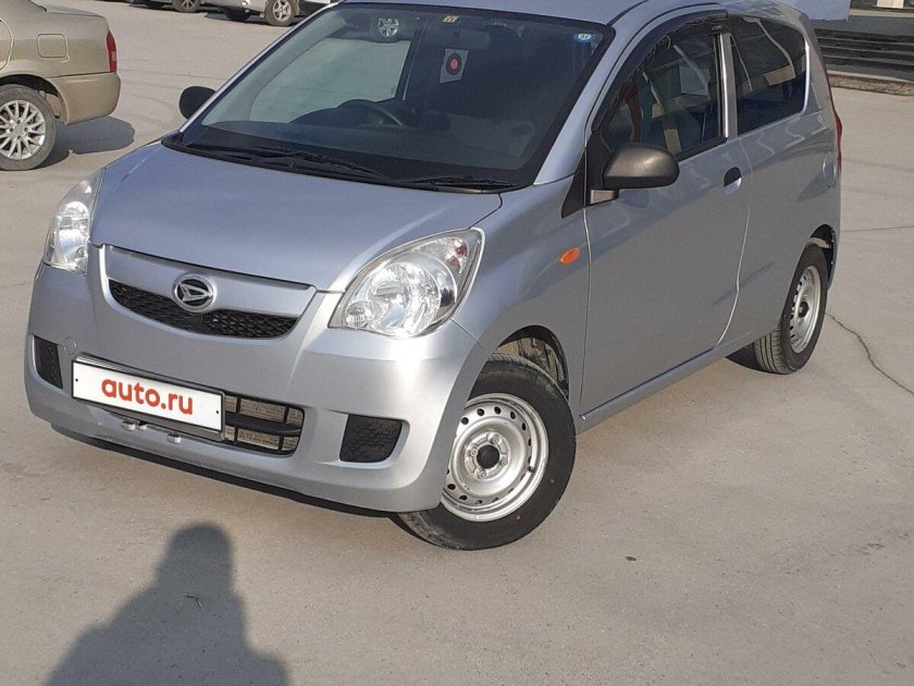 Daihatsu Mira 7