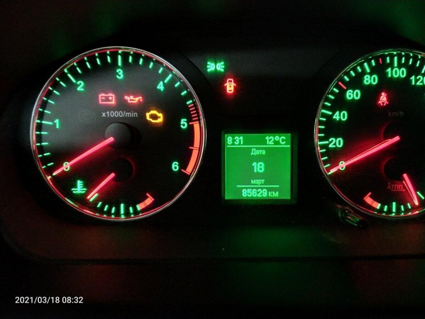 Панель приборов УАЗ Патриот 2015 тахометр