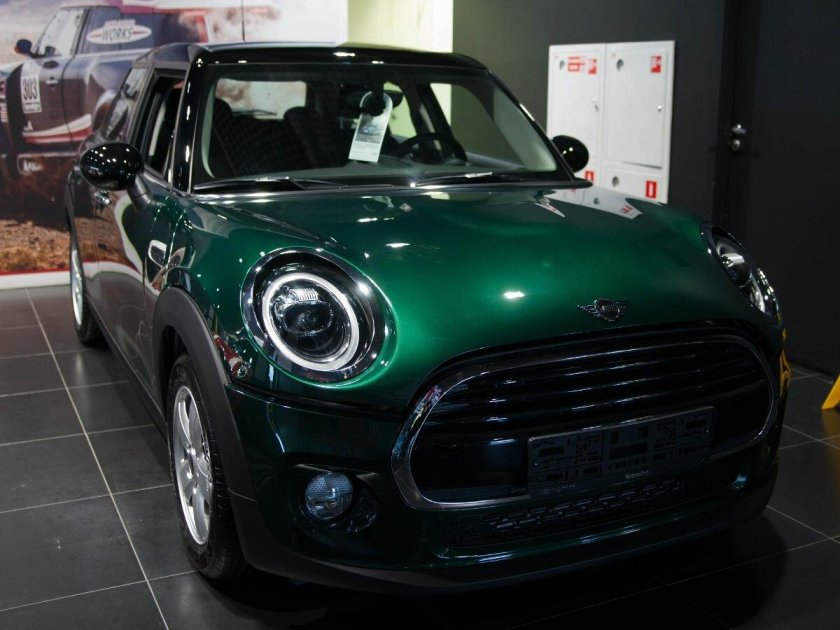 Mini Cooper зеленый