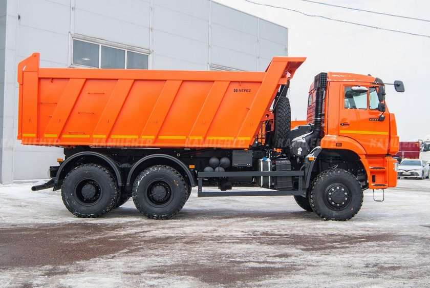 Самосвал КАМАЗ-6522-6011-53