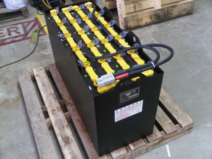Тяговые АКБ для погрузчика 1t06ax1