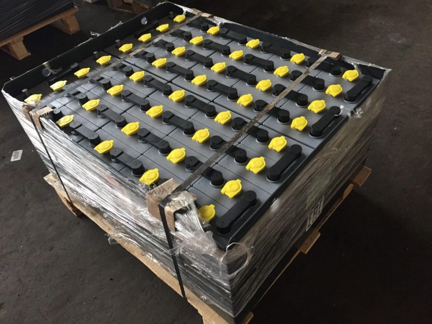 Батарея тяговая 2х40 v 4pzs 280 Ah