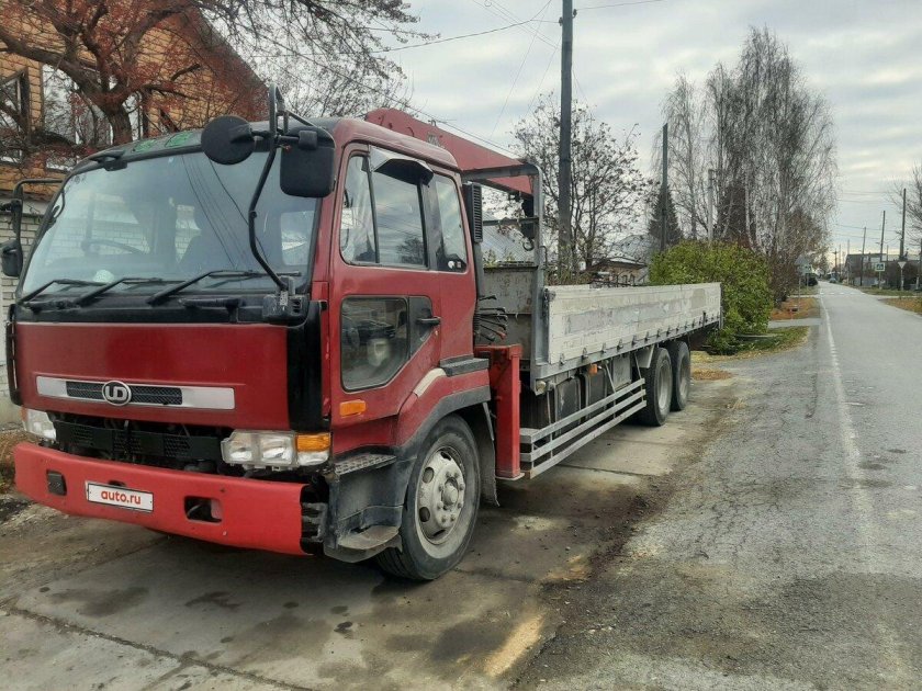 Nissan Diesel манипулятор задние фонари