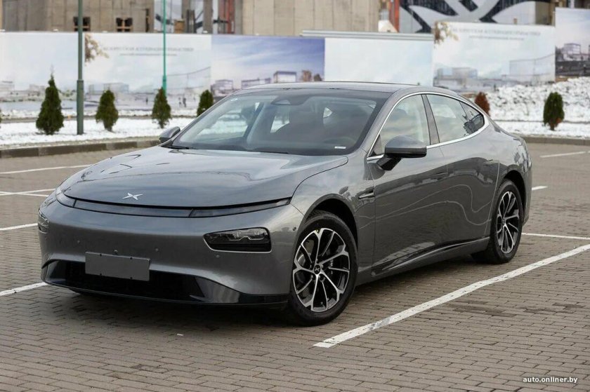 Китайский электрокар Xpeng p7