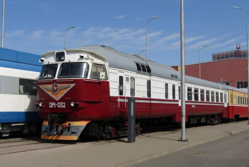 Дизель поезд