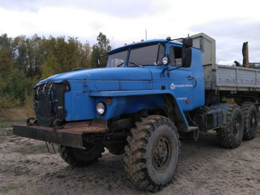 Тягач Урал 44202