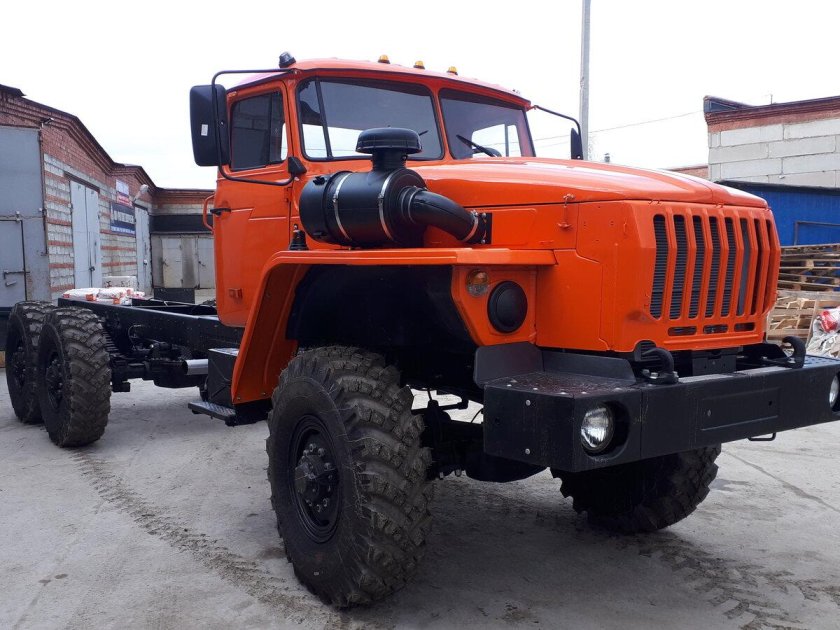 Урал 4320 длиннобазовый