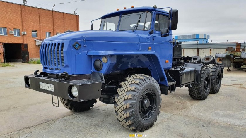 Урал-4420, седельный тягач