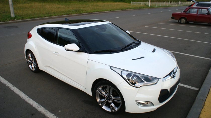 Хендай Велостер белый