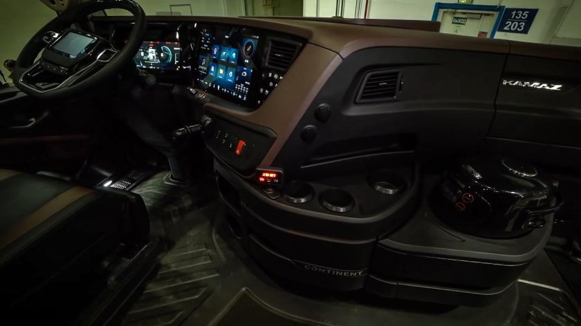 Тягач КАМАЗ-54901 Continent