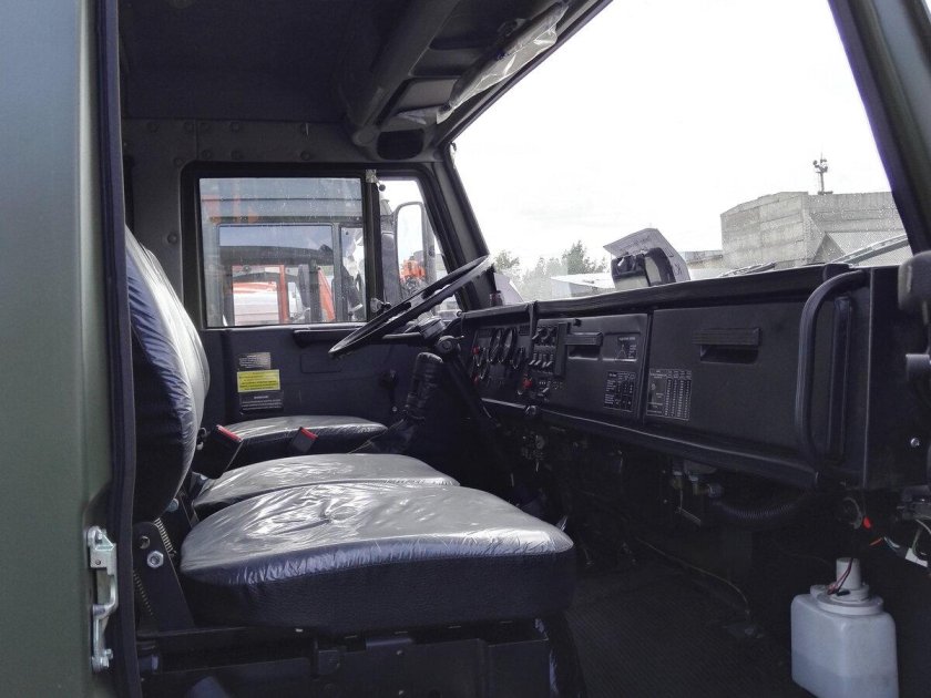 КАМАЗ-4310 салон кабины