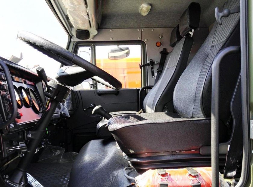 КАМАЗ 5350 салон