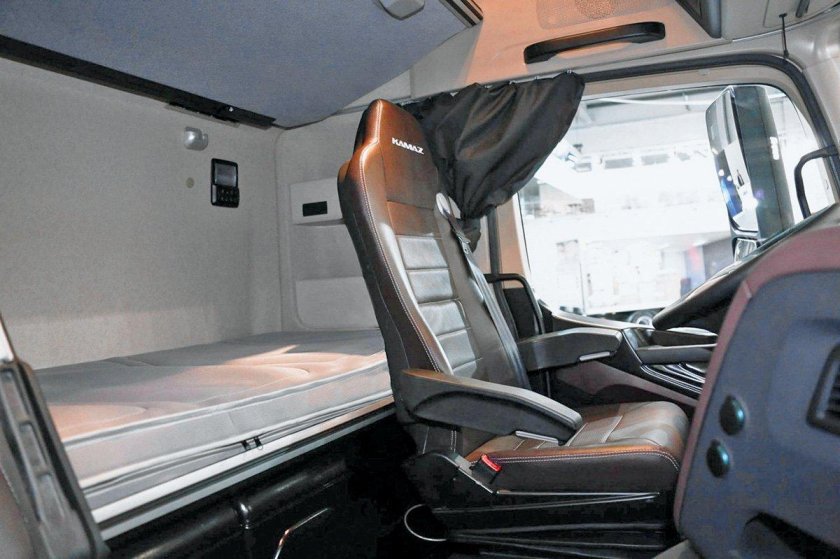 КАМАЗ 54901 салон