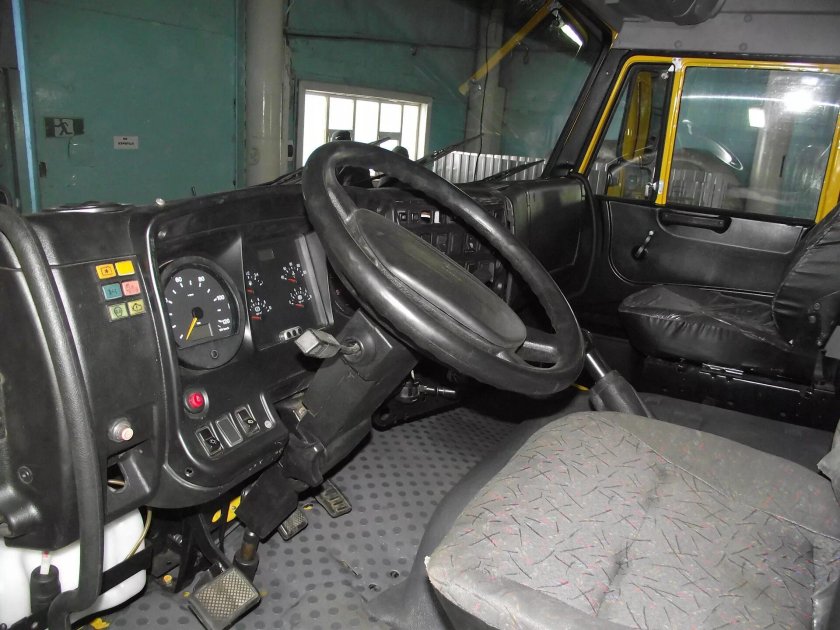 КАМАЗ 4308 салон кабины