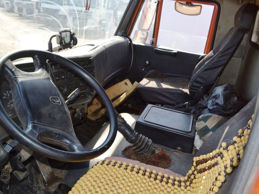 КАМАЗ 65115 кабина внутри