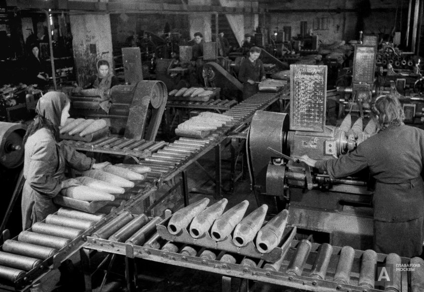 Завод имени Фрунзе в Куйбышеве в 1941 г