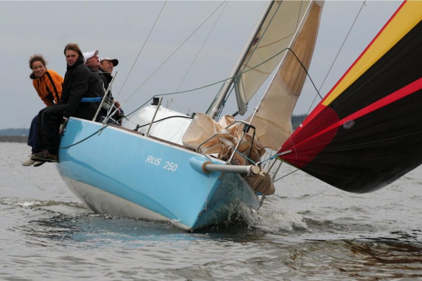 Яхта Четвертьтонник