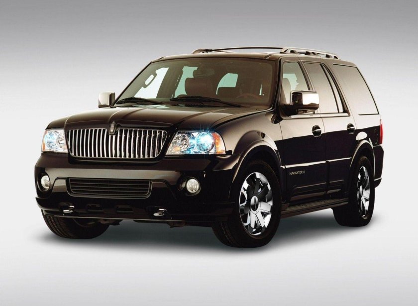 Машина Lincoln Navigator