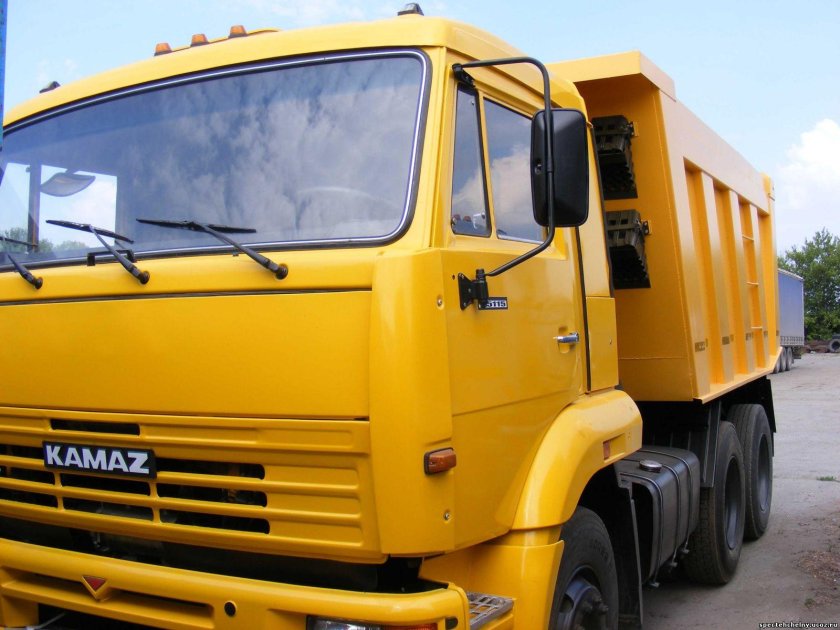 КАМАЗ 65115 желтый