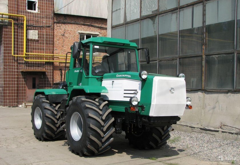 Трактор ХТА-208.1СХ