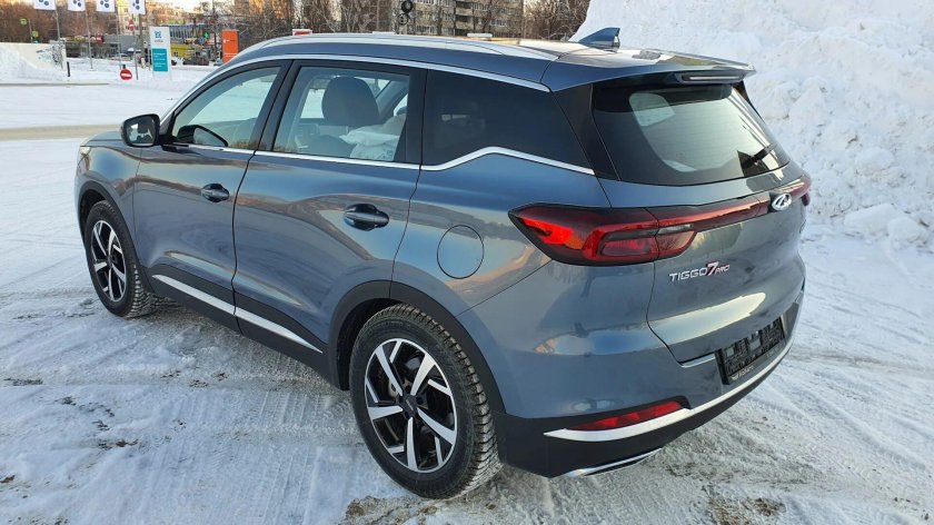 Китайская машина Chery Tiggo 7 комплектация Престиж в серый цвете