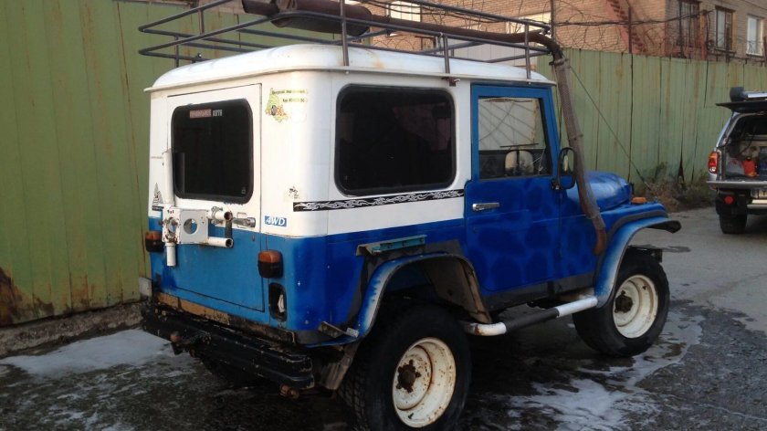 Jeep CJ (Iran Khodro Sahra)