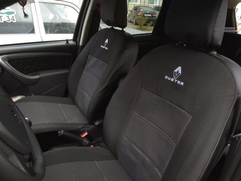 Чехлы на Рено Дастер 2021