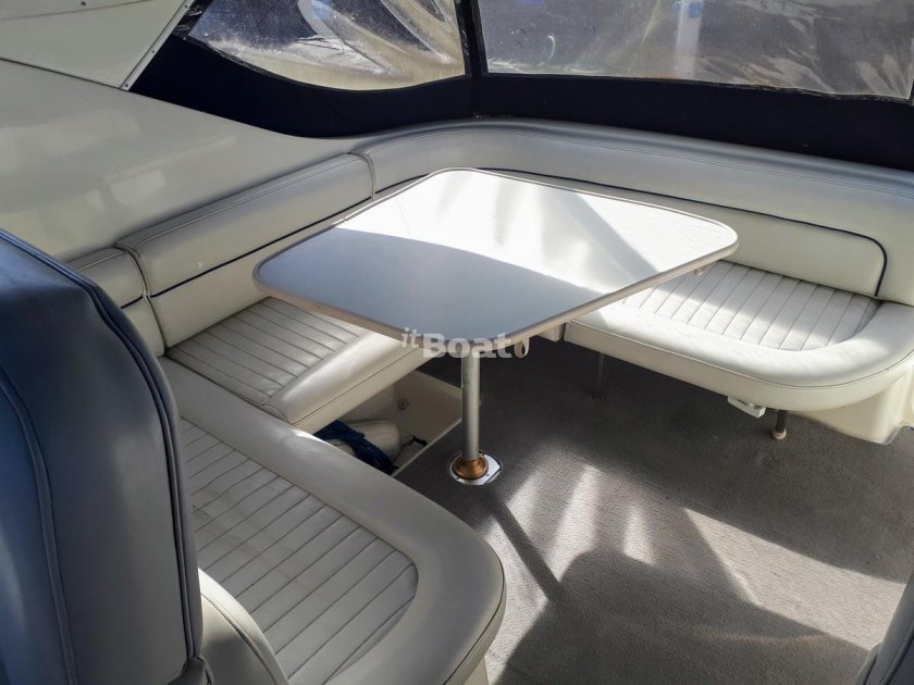 Катер Bayliner 305